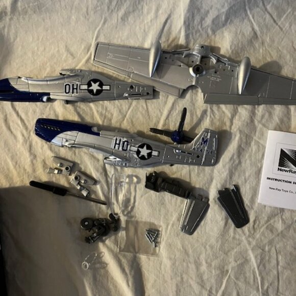 2 Model airplane kits - Picture 11 of 12